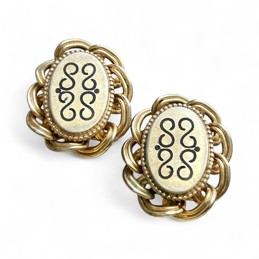 Vintage Gold Tone Etched Oval Clip-On Earrings